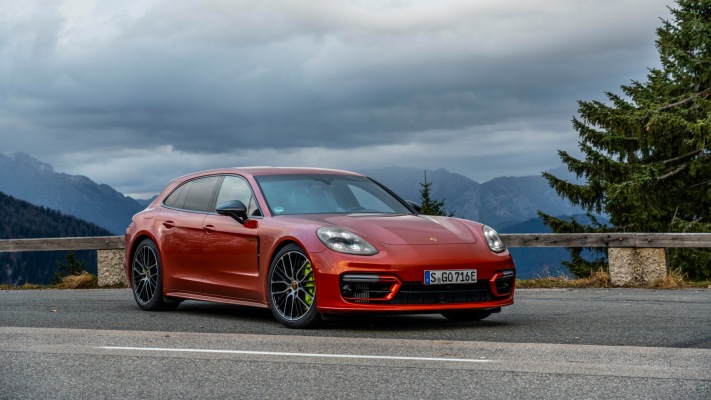 Porsche Panamera 4 E-Hybrid Sport Turismo 2021. Desktop wallpaper
