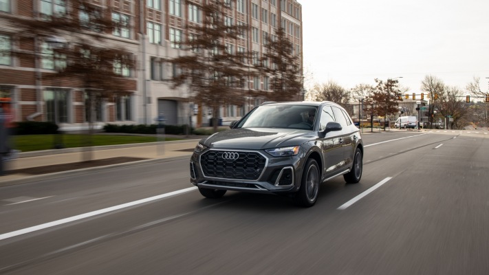 Audi Q5 55 TFSI e quattro USA Version 2021. Desktop wallpaper