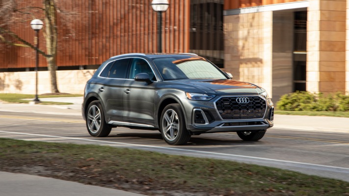 Audi Q5 55 TFSI e quattro USA Version 2021. Desktop wallpaper