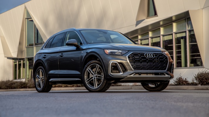 Audi Q5 55 TFSI e quattro USA Version 2021. Desktop wallpaper