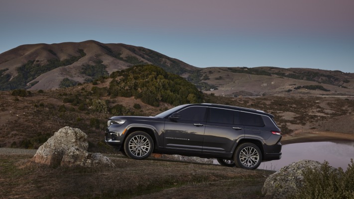Jeep Grand Cherokee L Summit Reserve 2021. Desktop wallpaper