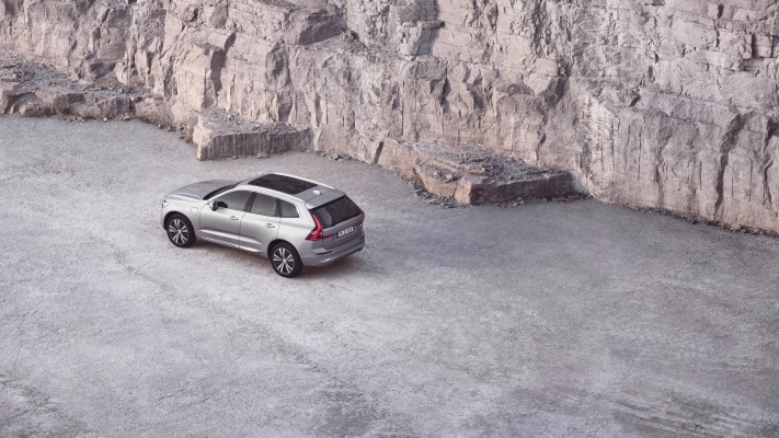 Volvo XC60 2022. Desktop wallpaper
