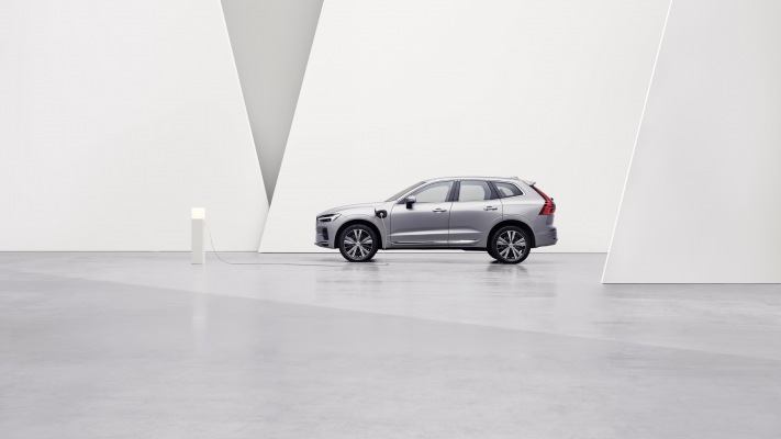 Volvo XC60 2022. Desktop wallpaper