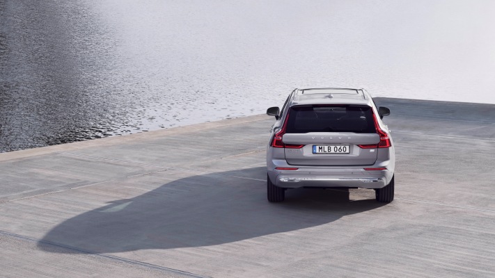 Volvo XC60 2022. Desktop wallpaper