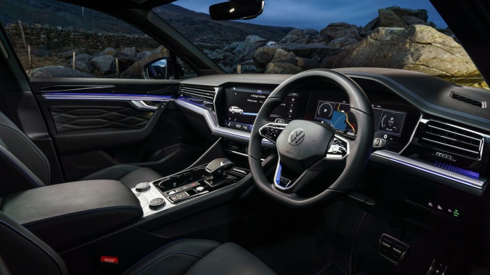 Volkswagen Touareg R eHybrid UK Version 2021. Desktop wallpaper