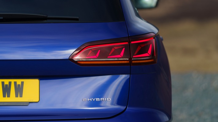 Volkswagen Touareg R eHybrid UK Version 2021. Desktop wallpaper
