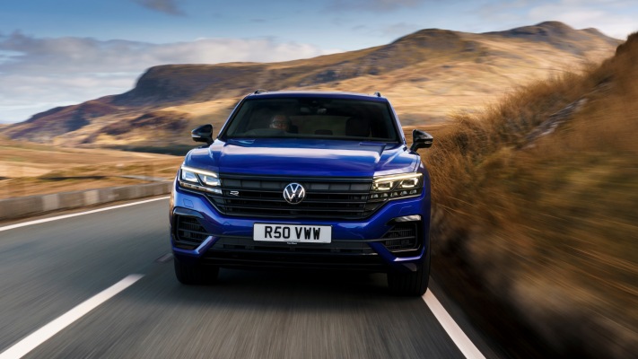 Volkswagen Touareg R eHybrid UK Version 2021. Desktop wallpaper