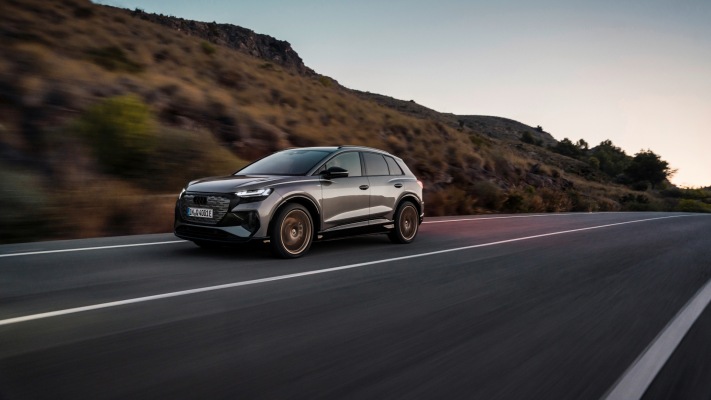 Audi Q4 e-tron 2022. Desktop wallpaper