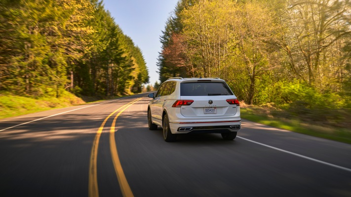 Volkswagen Tiguan SEL R-Line USA Version 2022. Desktop wallpaper