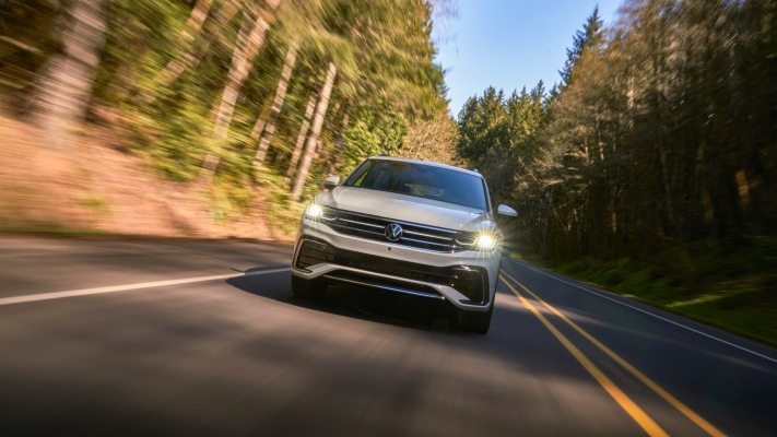 Volkswagen Tiguan SEL R-Line USA Version 2022. Desktop wallpaper