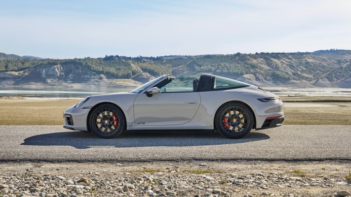 Porsche 911 Targa 4 GTS 2022. Desktop wallpaper