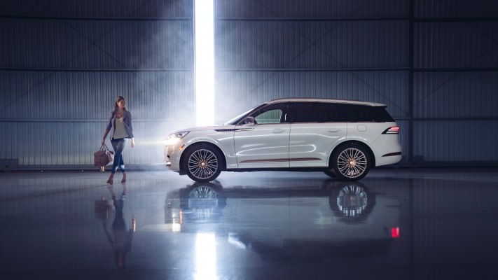 Lincoln Aviator Shinola Concept 2021. Desktop wallpaper