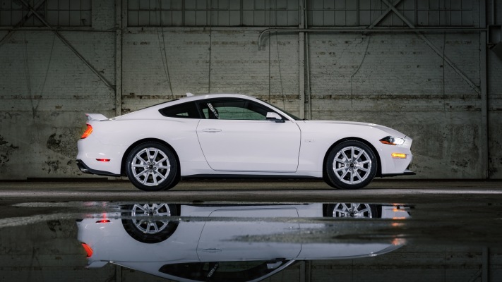 Ford Mustang Ice White Appearance Package 2022. Desktop wallpaper