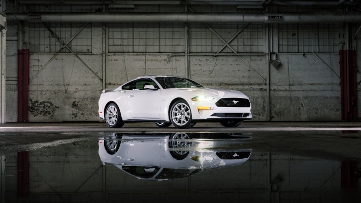 Ford Mustang Ice White Appearance Package 2022. Desktop wallpaper