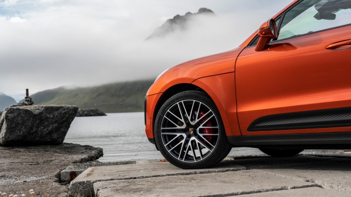 Porsche Macan S 2022. Desktop wallpaper