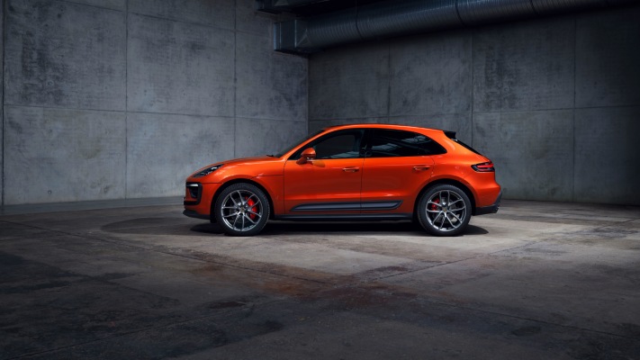 Porsche Macan S 2022. Desktop wallpaper