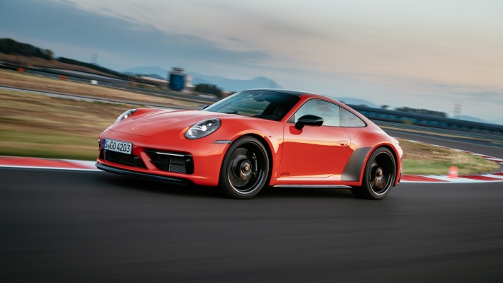 Porsche 911 Carrera 4 GTS 2022. Desktop wallpaper