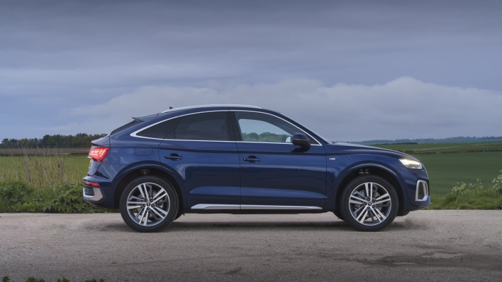 Audi Q5 Sportback UK Version 2021. Desktop wallpaper