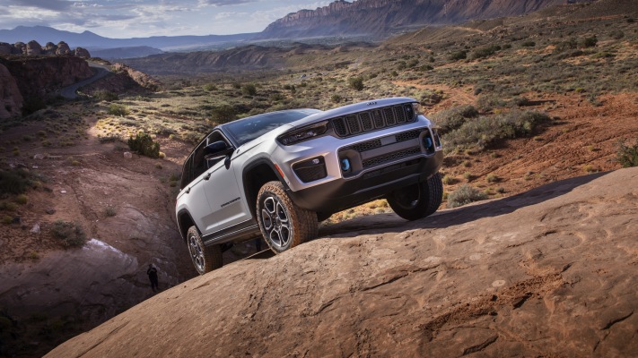 Jeep Grand Cherokee Trailhawk 4xe 2022. Desktop wallpaper