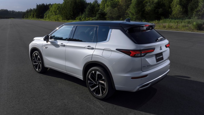 Mitsubishi Outlander Japan Version 2022. Desktop wallpaper