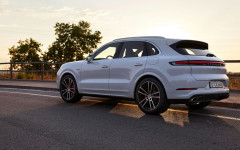 Desktop wallpaper. Porsche Cayenne Turbo E-Hybrid 2024. ID:156887