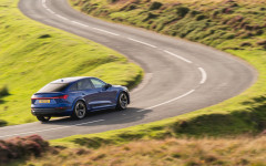Desktop wallpaper. Audi SQ8 Sportback e-tron quattro UK Version 2024. ID:157160