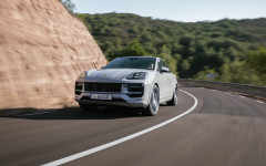 Desktop wallpaper. Porsche Cayenne S E-Hybrid Coupe 2024. ID:157563