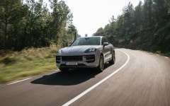 Desktop wallpaper. Porsche Cayenne S E-Hybrid Coupe 2024. ID:157565