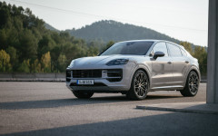 Desktop wallpaper. Porsche Cayenne S E-Hybrid Coupe 2024. ID:157566