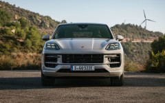 Desktop wallpaper. Porsche Cayenne S E-Hybrid Coupe 2024. ID:157568