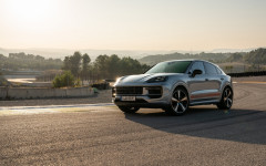 Desktop wallpaper. Porsche Cayenne Turbo E-Hybrid Coupe 2024. ID:157574