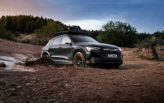 Desktop wallpaper. Audi Q8 e-tron Dakar Edition 2024. ID:158426