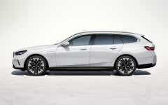 Desktop wallpaper. BMW 530e Touring 2025. ID:158722