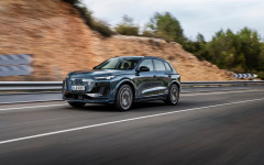 Desktop wallpaper. Audi Q6 e-tron quattro 2025. ID:159327