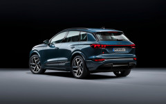 Desktop wallpaper. Audi Q6 e-tron quattro 2025. ID:159331