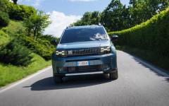 Desktop wallpaper. Fiat Grande Panda Hybrid Icon 2025. ID:165231