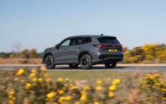 Desktop wallpaper. Volkswagen Tayron R-Line 1.5 TSI eHybrid UK Version 2025. ID:165390