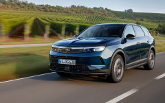 Desktop wallpaper. Opel Grandland Hybrid 2025. ID:165427