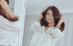 Desktop wallpaper. Michaela Isizzu