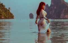 Desktop wallpaper. Bianca Beauchamp