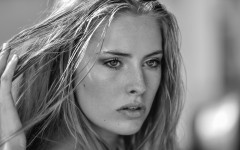 Desktop wallpaper. Camille Rochette