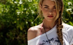 Desktop wallpaper. Elyse Taylor