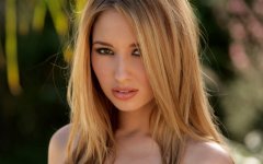 Desktop wallpaper. Shay Laren
