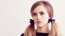 Desktop wallpaper. Suki Waterhouse