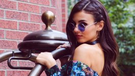 Desktop wallpaper. Victoria Justice