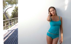 Desktop wallpaper. Olivia Garson