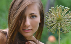 Desktop wallpaper. Michaela Isizzu