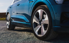 Desktop wallpaper. Audi e-tron SUV UK Version 2019. ID:114251