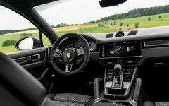 Desktop wallpaper. Porsche Cayenne Turbo S E-Hybrid 2020. ID:118874