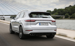 Desktop wallpaper. Porsche Cayenne Turbo S E-Hybrid 2020. ID:118876